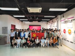 搭建校企溝通橋梁，感受企業(yè)新風(fēng)貌